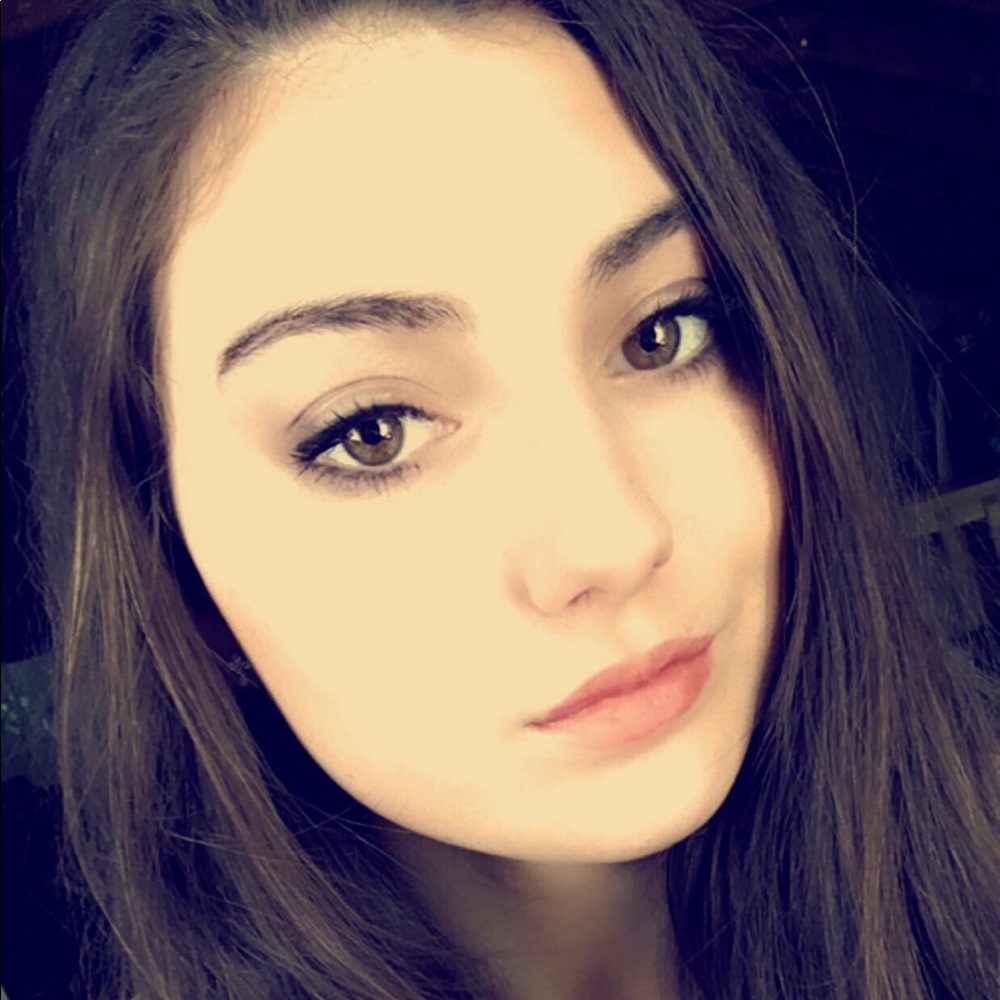 Meet your Posher, Gabrielle